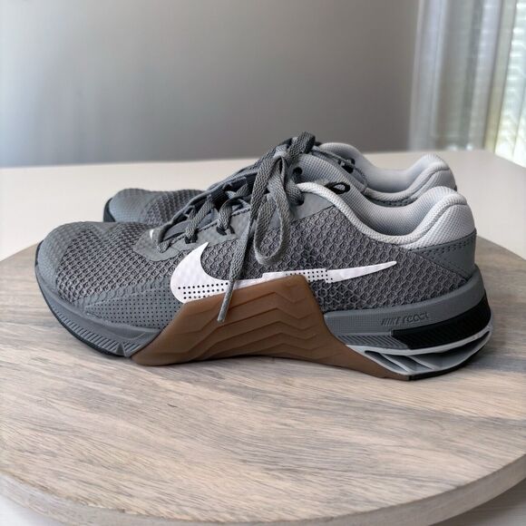 New‎ in Box Men's Nike Metcon 7 Particle Grey Gum CZ8281-011 US Size 5 - Picture 3 of 14